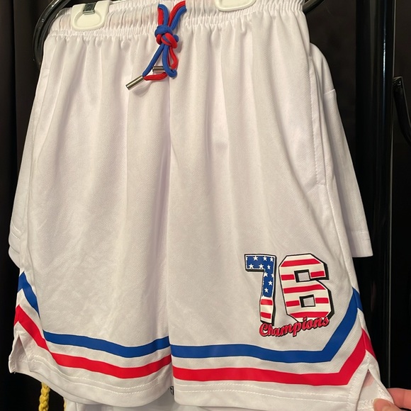 Short Set - Picture 3 of 4